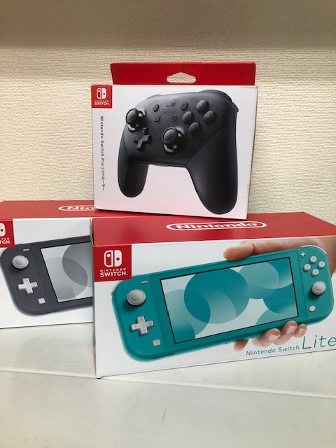 買取商品：【新品未使用】Nintendo Switch lite + Proコントローラー