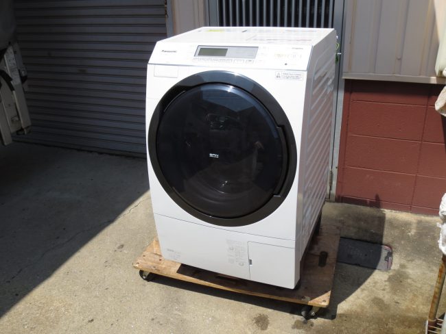 買取商品：Panasonic ドラム式洗濯機　NA-VX7800R-W