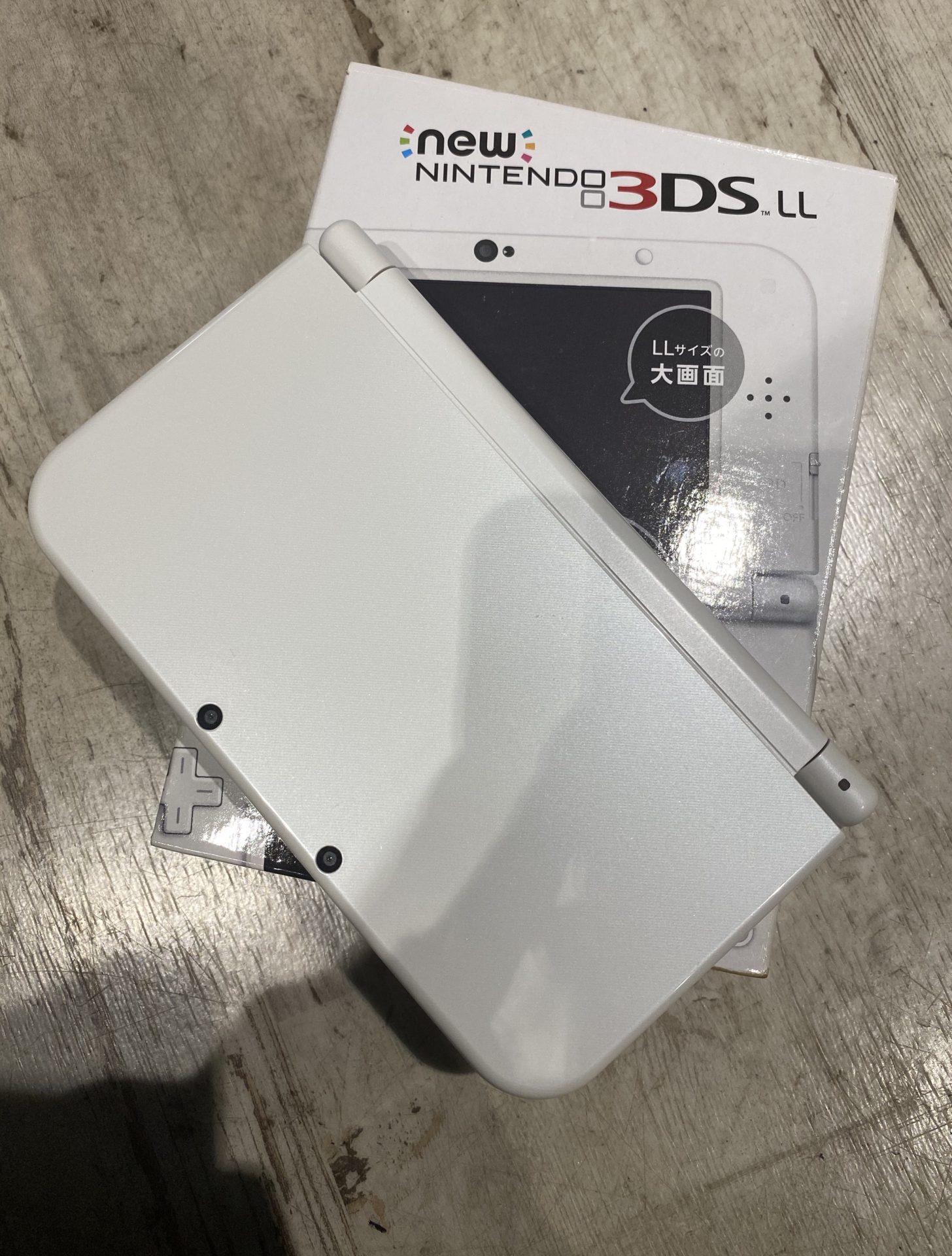 買取商品：new NINTENDO 3DS LL White