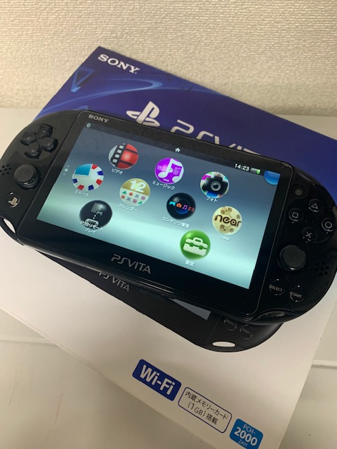 買取商品：SONY PlayStation VITA PCH-2000ZA11　中古美品