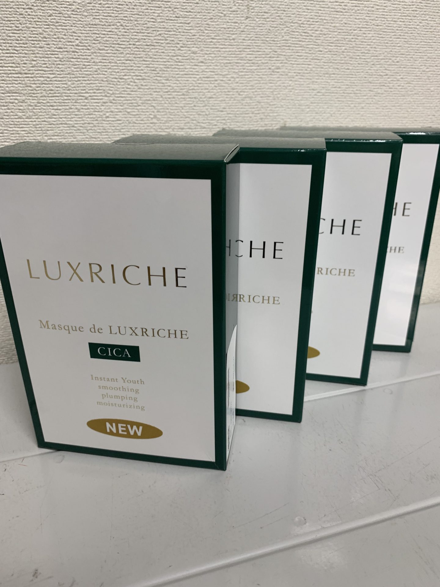 買取商品：LUXRICHE マスク・ド・ラクリシェ　4箱