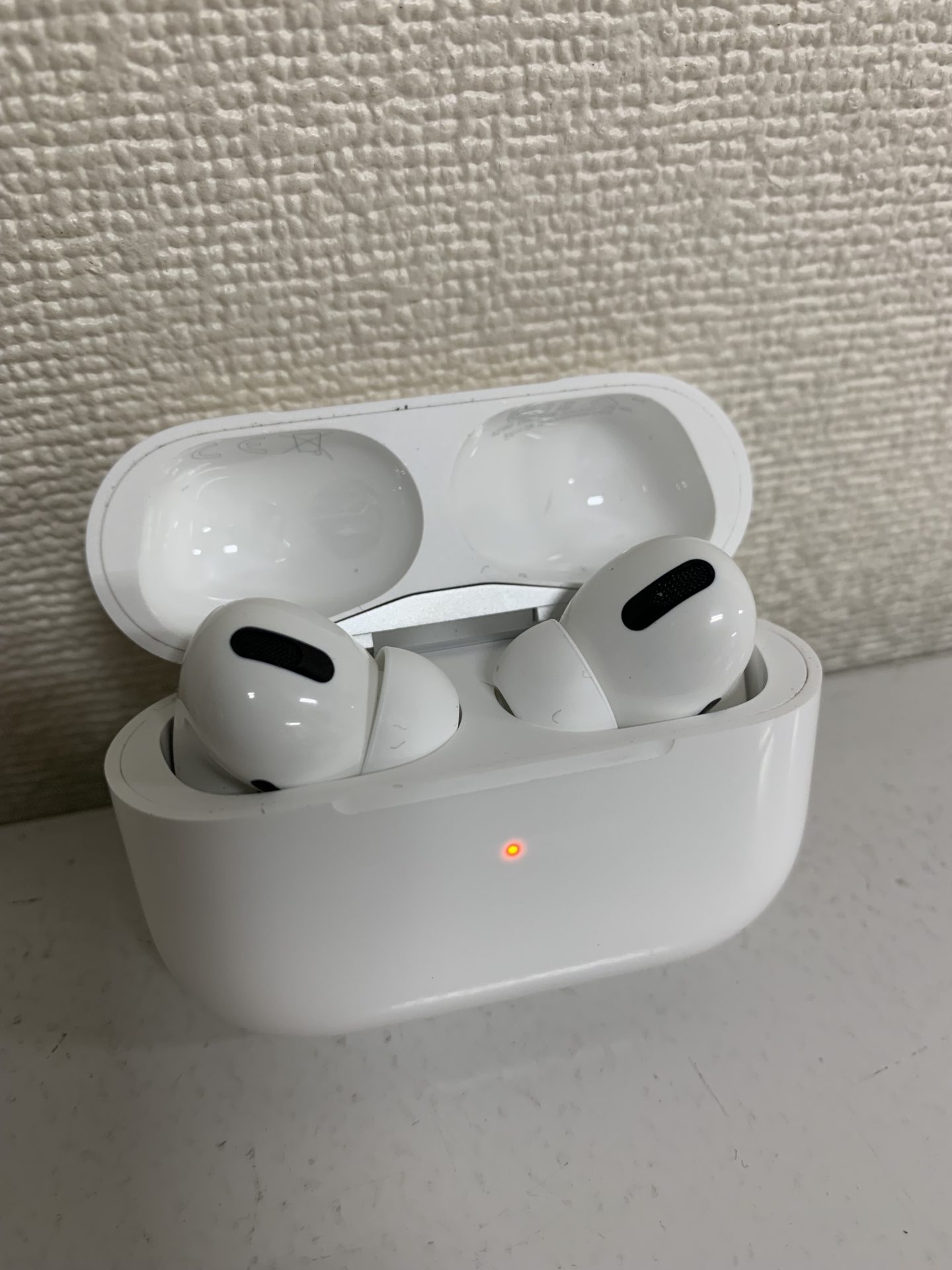 Apple AirPods Pro A2190 A2083 A2084 中古 | 福岡の買取・質屋【蔵zou 