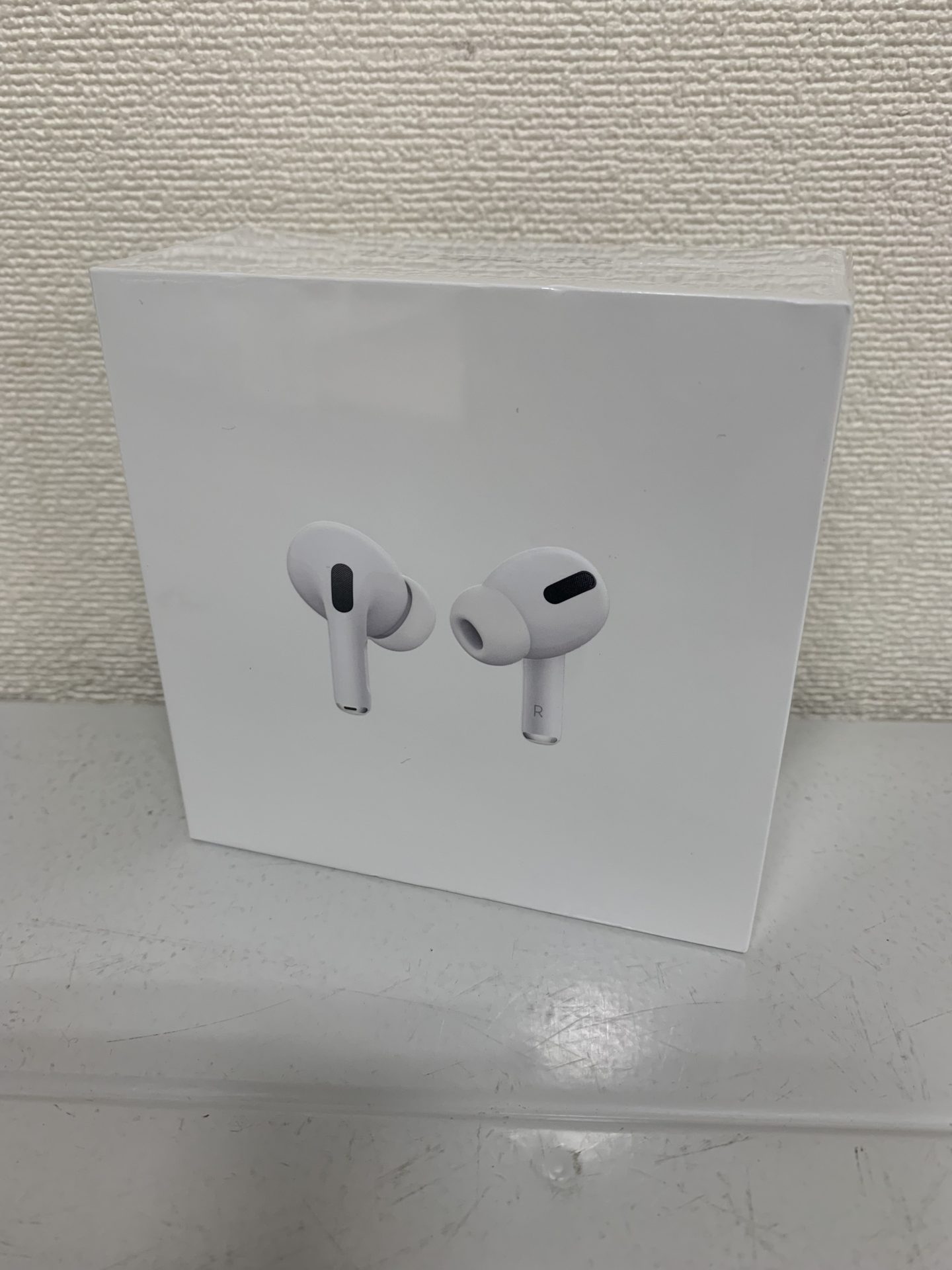 オーディオ機器 イヤフォン Apple AirPods Pro NWP22J/A 新品未開封 | 福岡の買取・質屋【蔵zou 