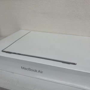Apple MacBook Air 2022 MLXX3J/A 新品未開封