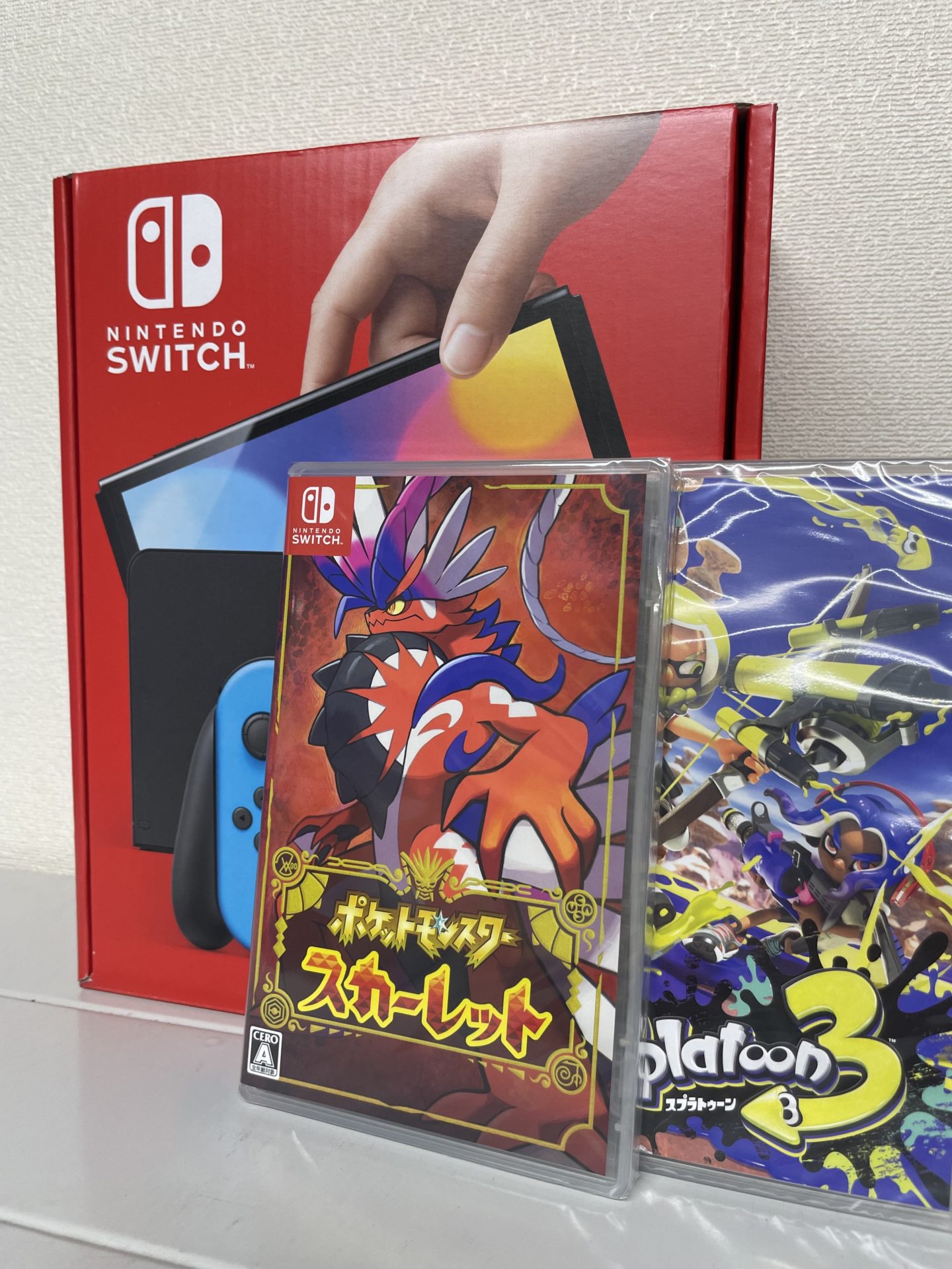 買取商品：任天堂　Nintendo Switch 有機ELモデル＋スイッチソフト2本　新品