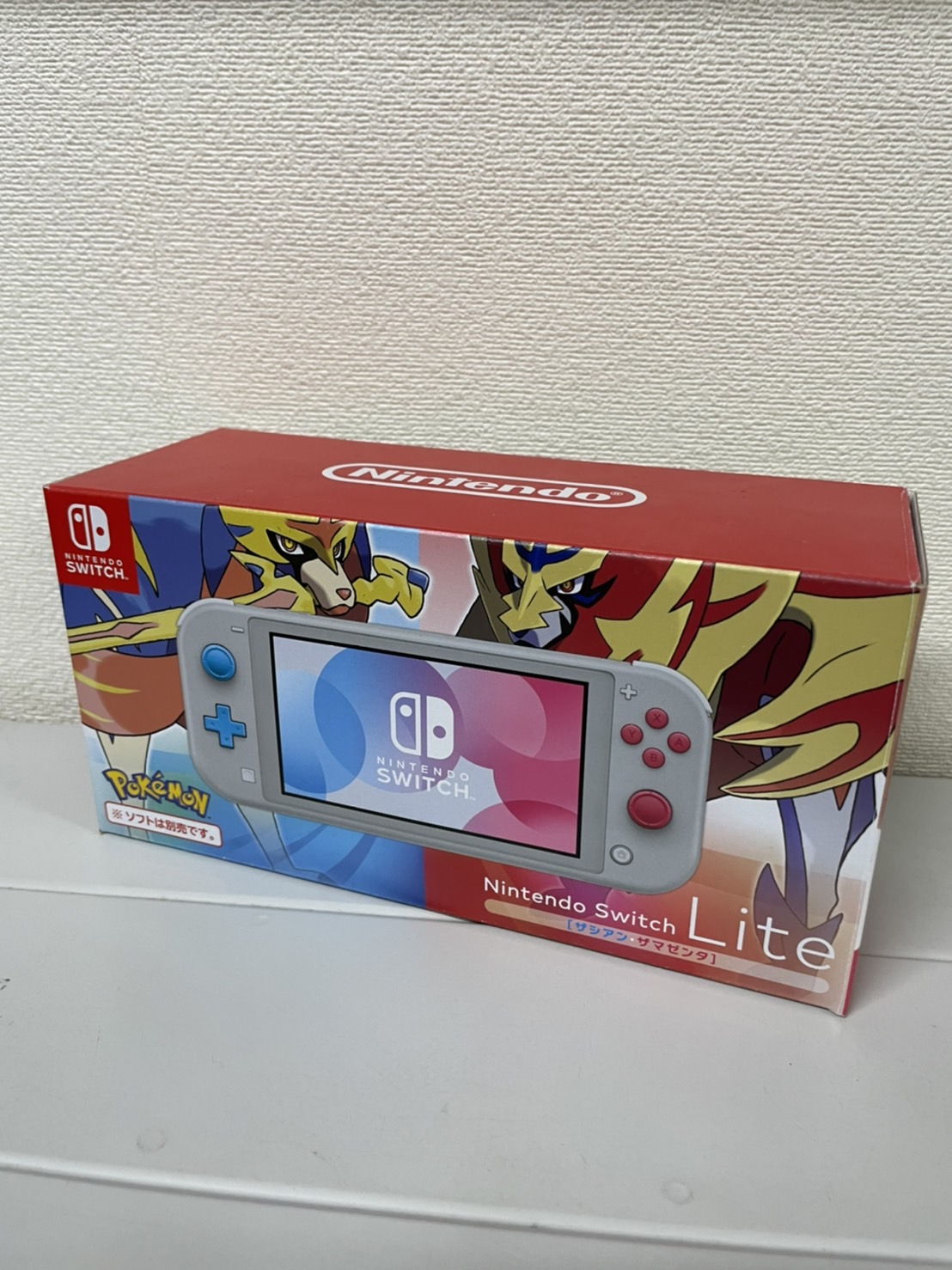 買取商品：任天堂　Nintendo Switch Lite ザシアン・ザマゼンタ　中古美品