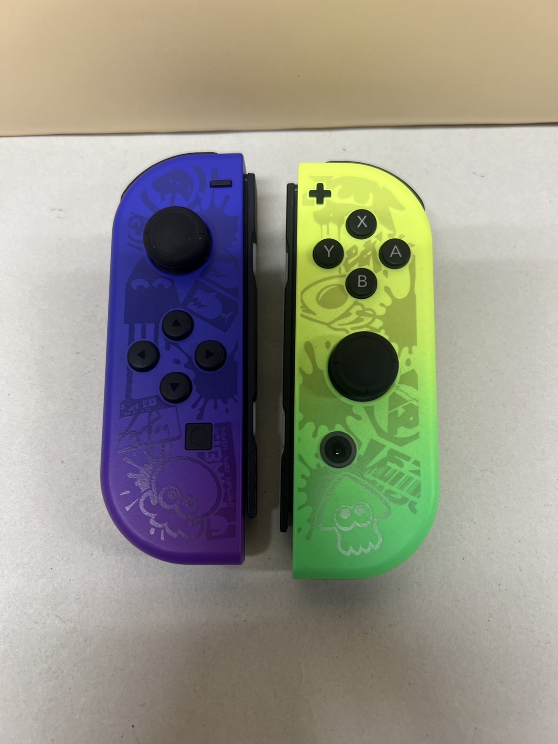 買取商品：任天堂　Joy-Con スプラトゥーンモデル　中古品