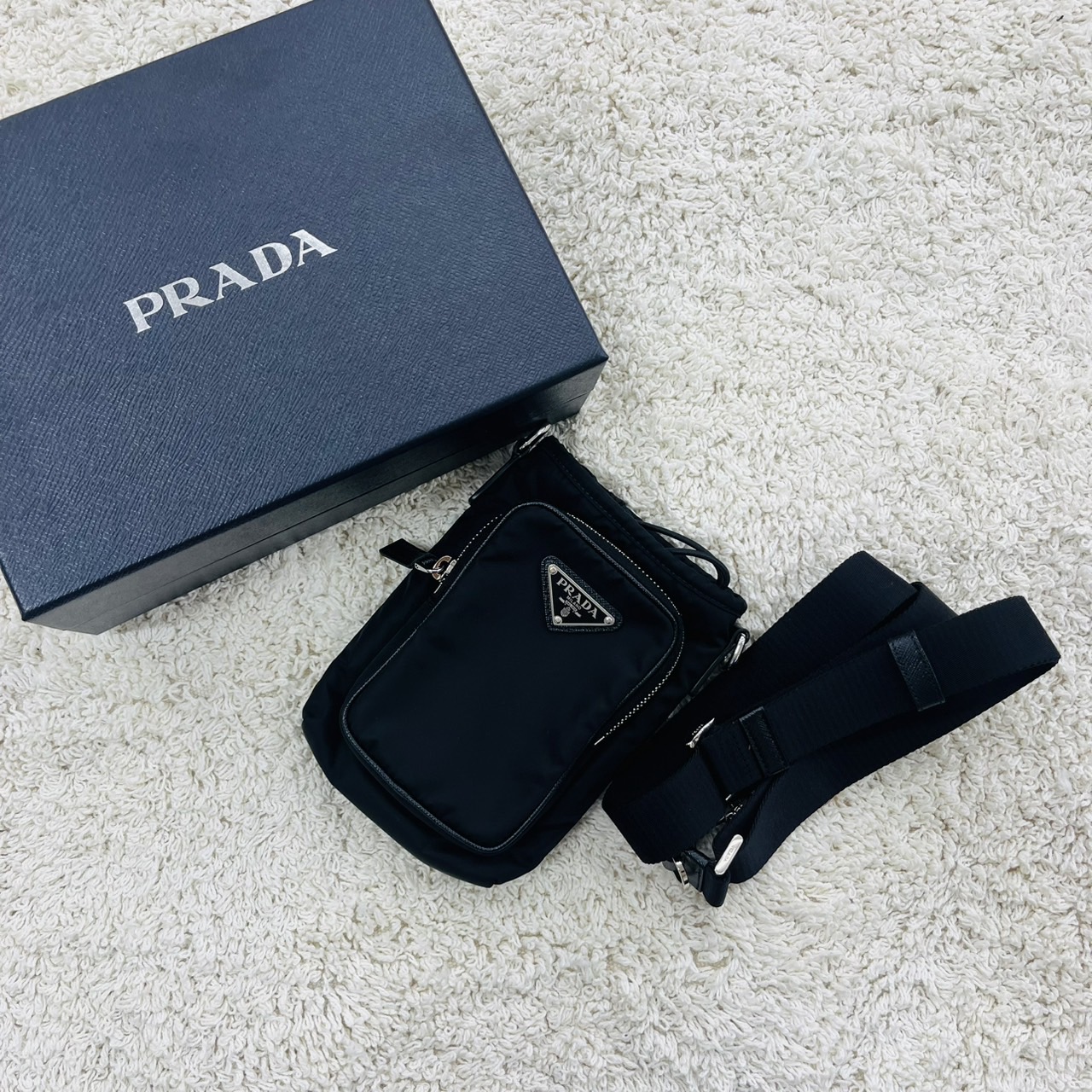 買取商品：【行橋店】PRADA Re-Nylon スマートフォンケース 美品