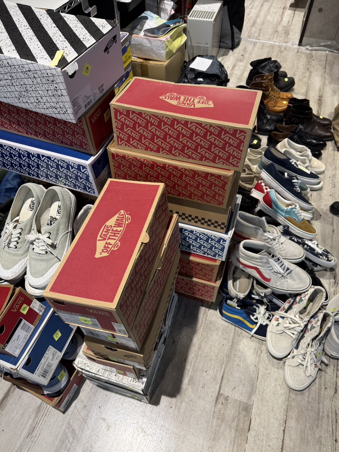 買取商品：【行橋店】REDWING VANS等スニーカー・革靴多数!!!