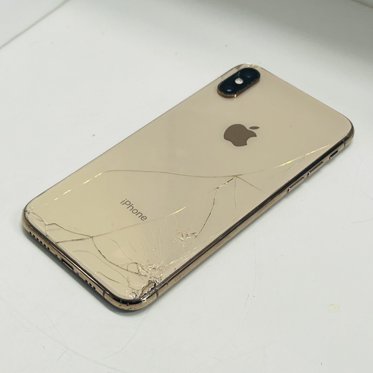 買取商品：【行橋店】ジャンク iPhoneXs 64GB ゴールド
