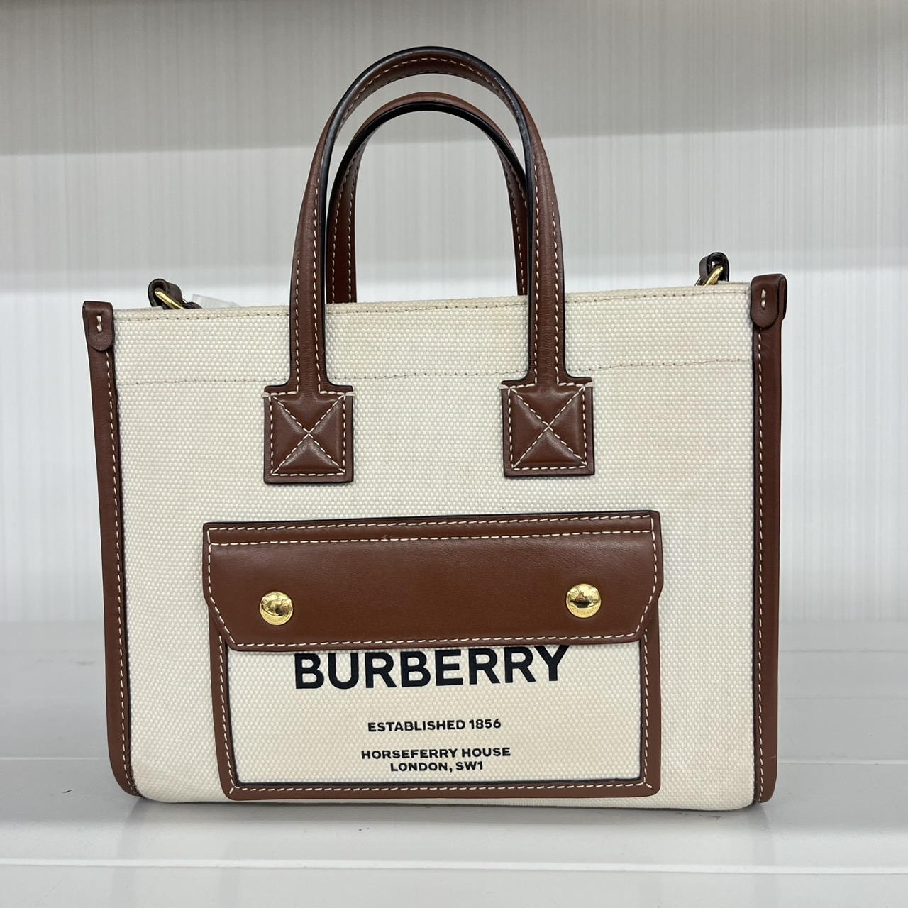 買取商品：【行橋店】Burberry ミニフレヤトート ハンドバッグ