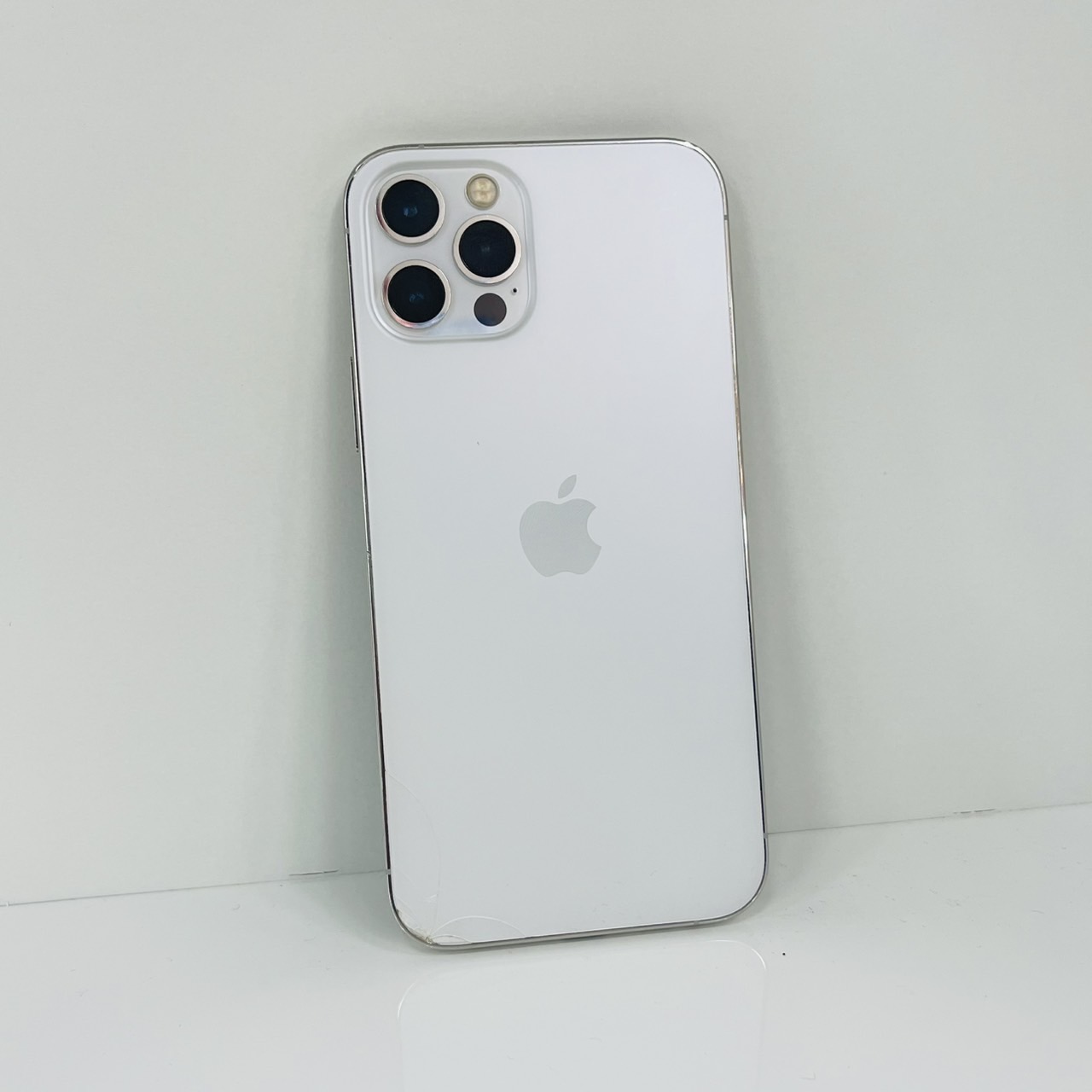 買取商品：【行橋店】背面割れ iPhone12Pro 128GB 本体のみ