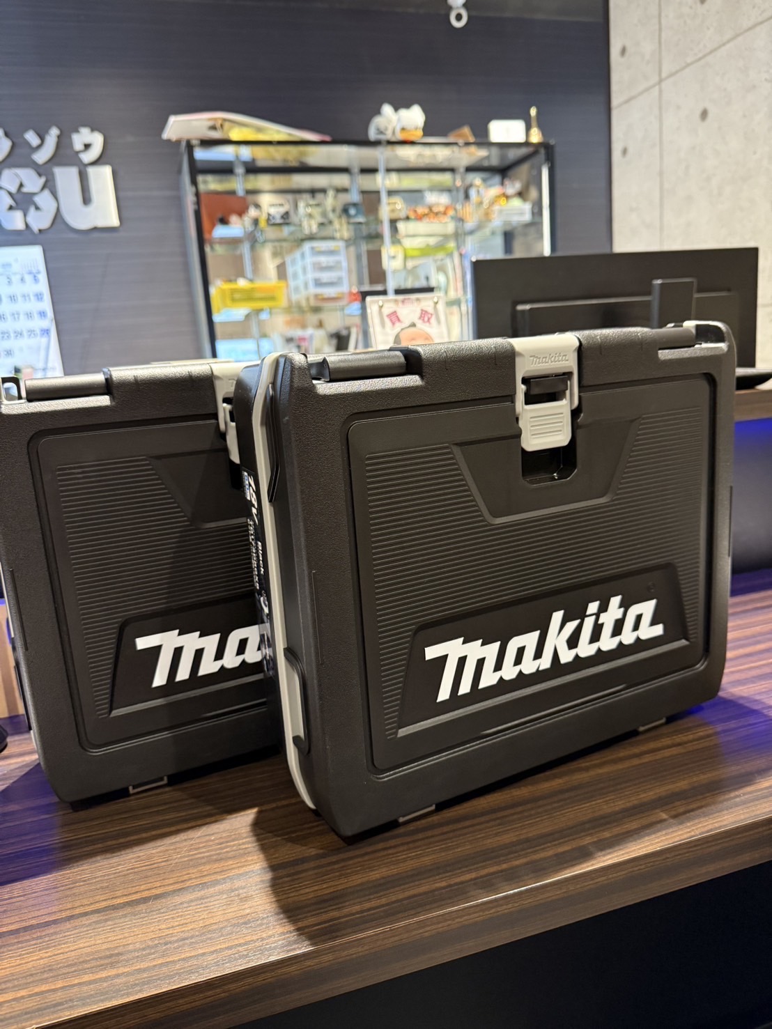 買取商品：【行橋店】MAKITA 充電式インパクトドライバ 未使用 2台