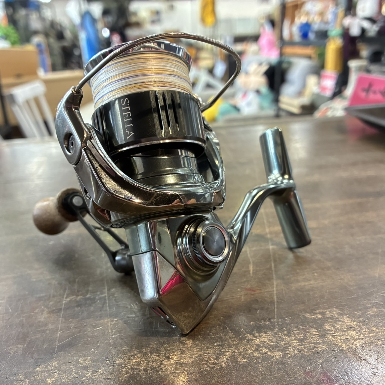 買取商品：【美品!!】SHIMANO スピニングリール STELLA