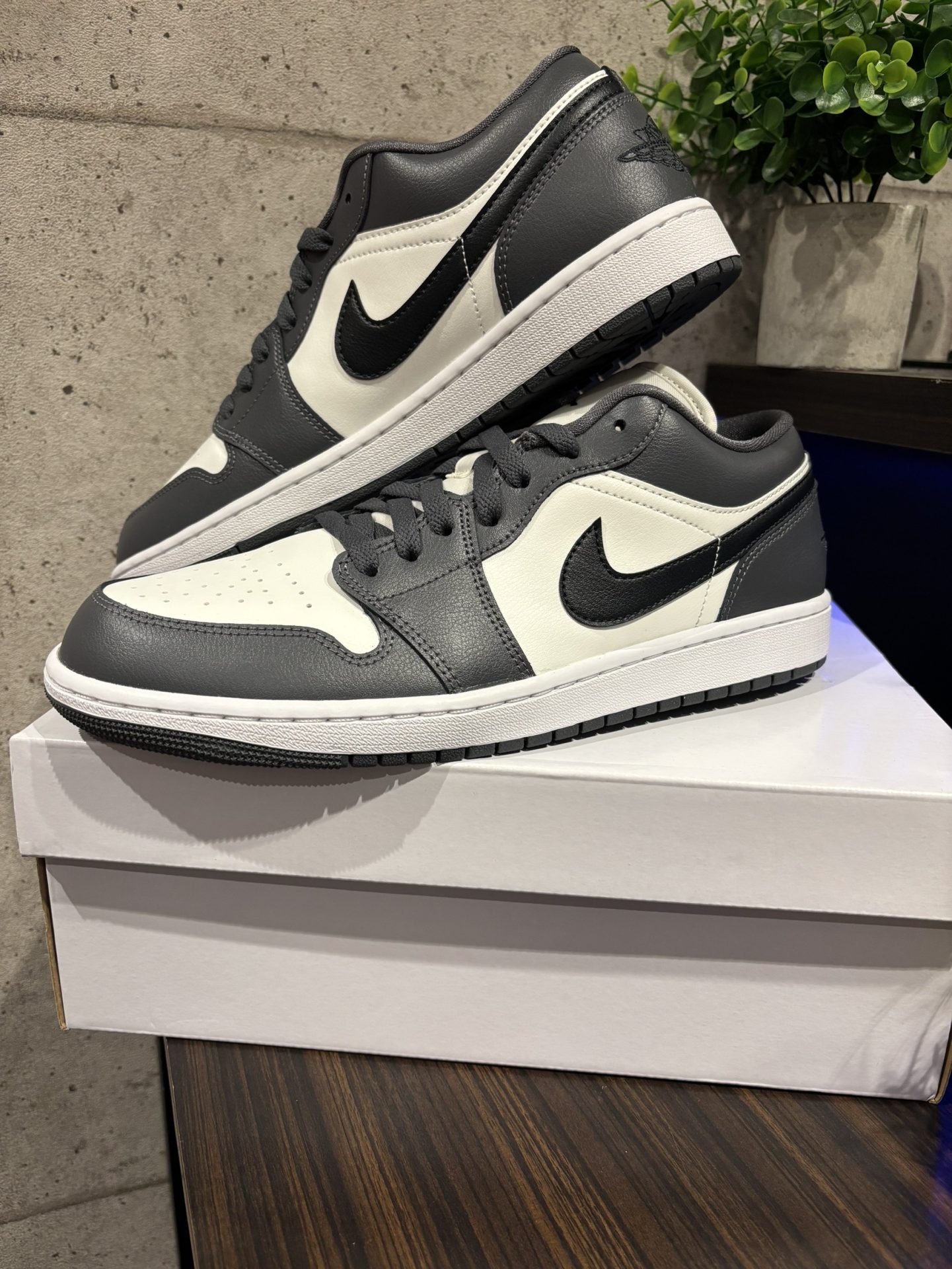 買取商品：NIKE AIR JORDAN 1 LOW 29cm