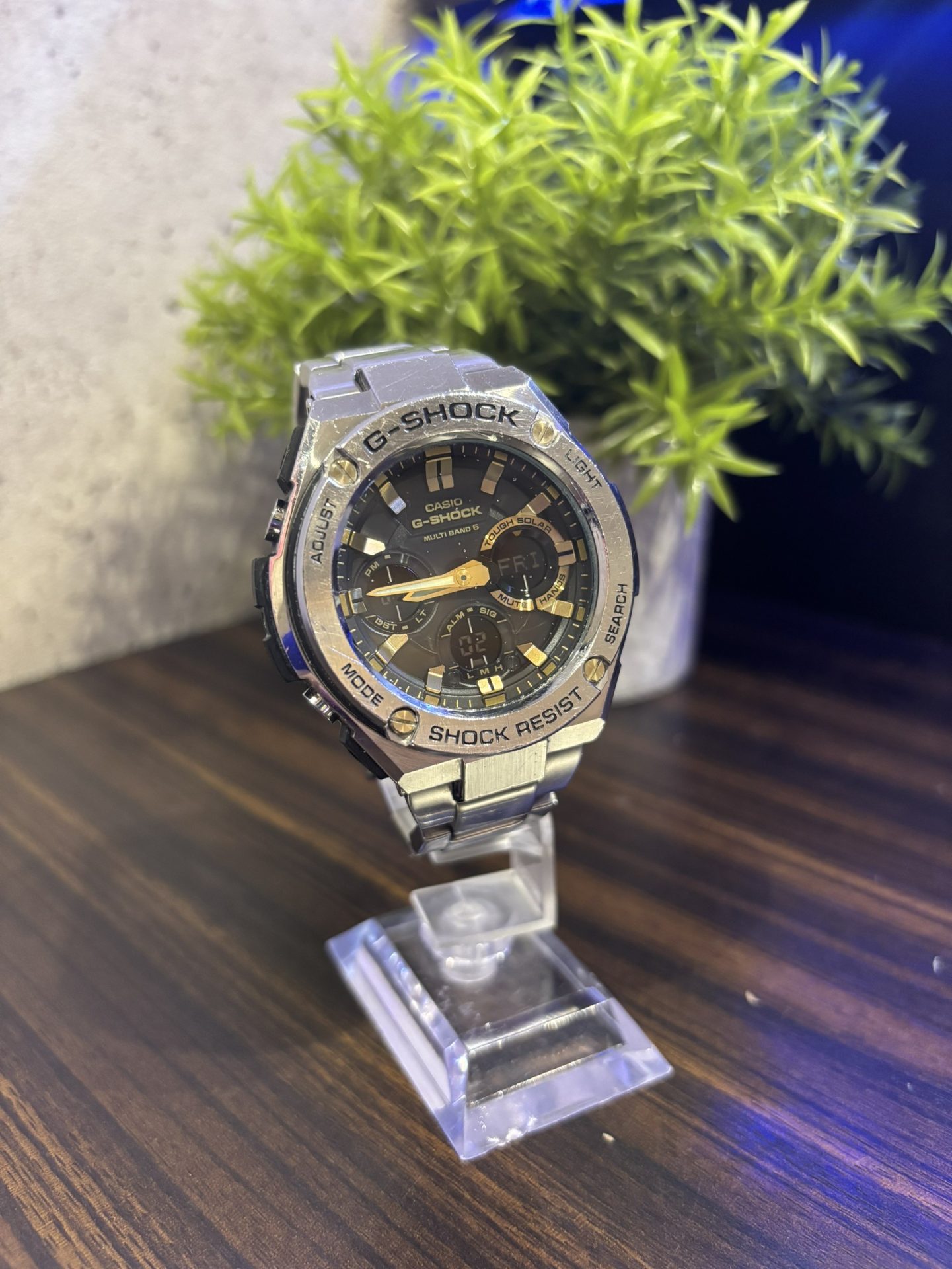 買取商品:G-SHOCK GST-W10D