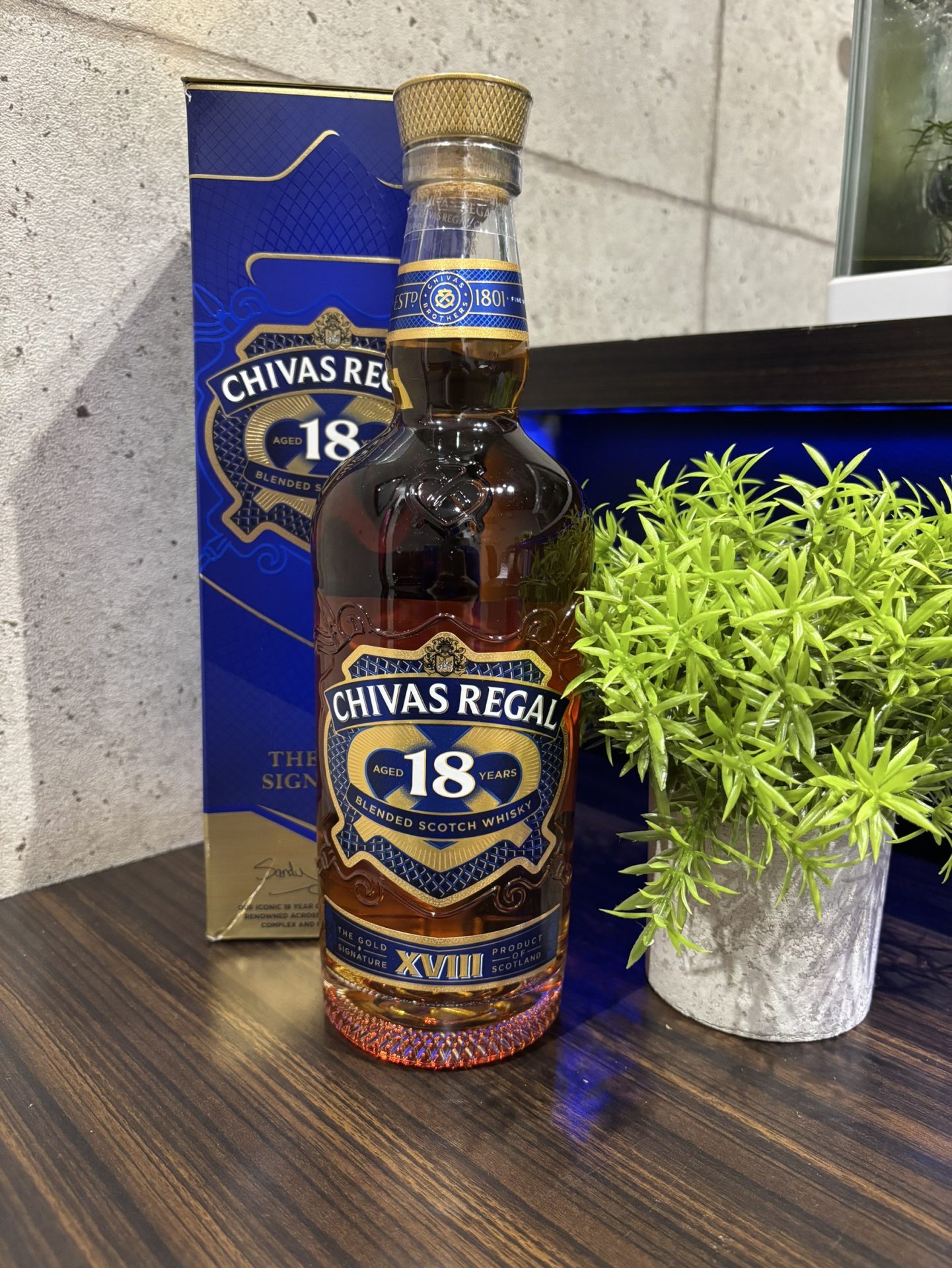 買取商品：CHIVAS REGAL 18年 ゴールドシグネチャー