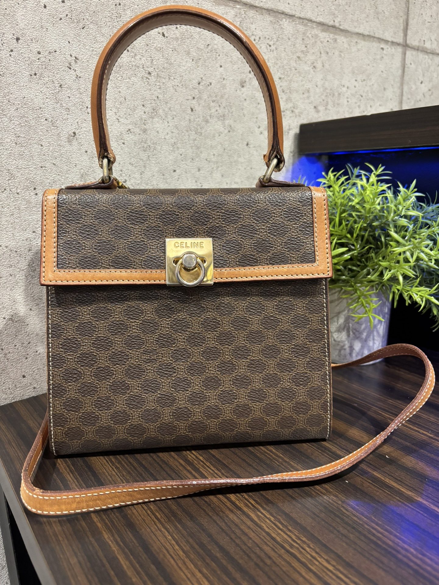 買取商品：セリーヌ マカダム柄 ショルダーバック