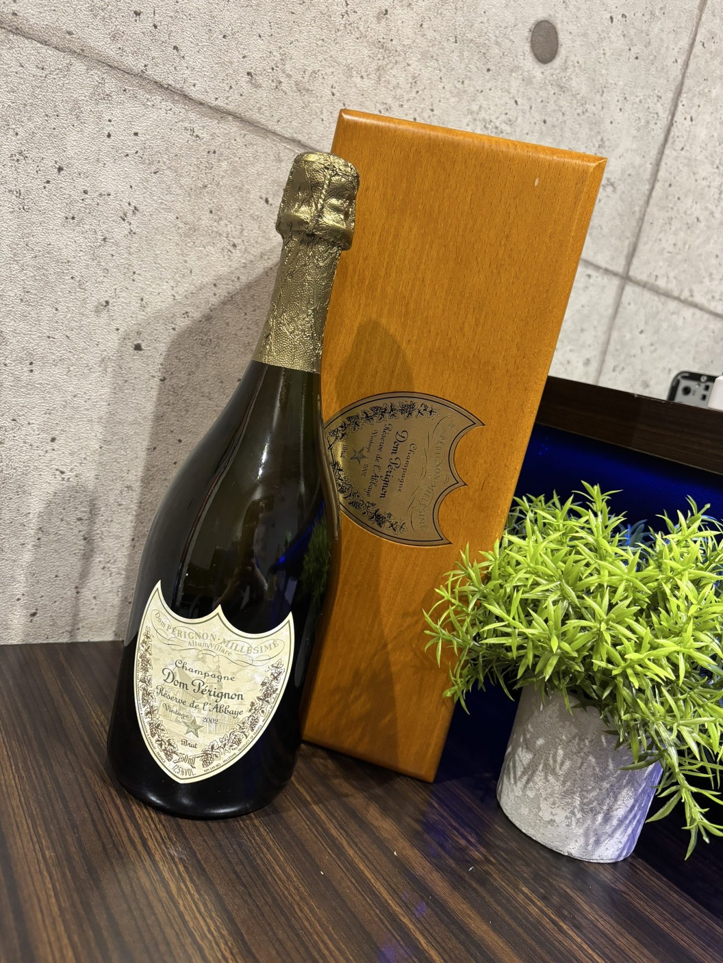 買取商品：ドン・ペリニヨン ゴールド ラベイ 750ml 箱付き