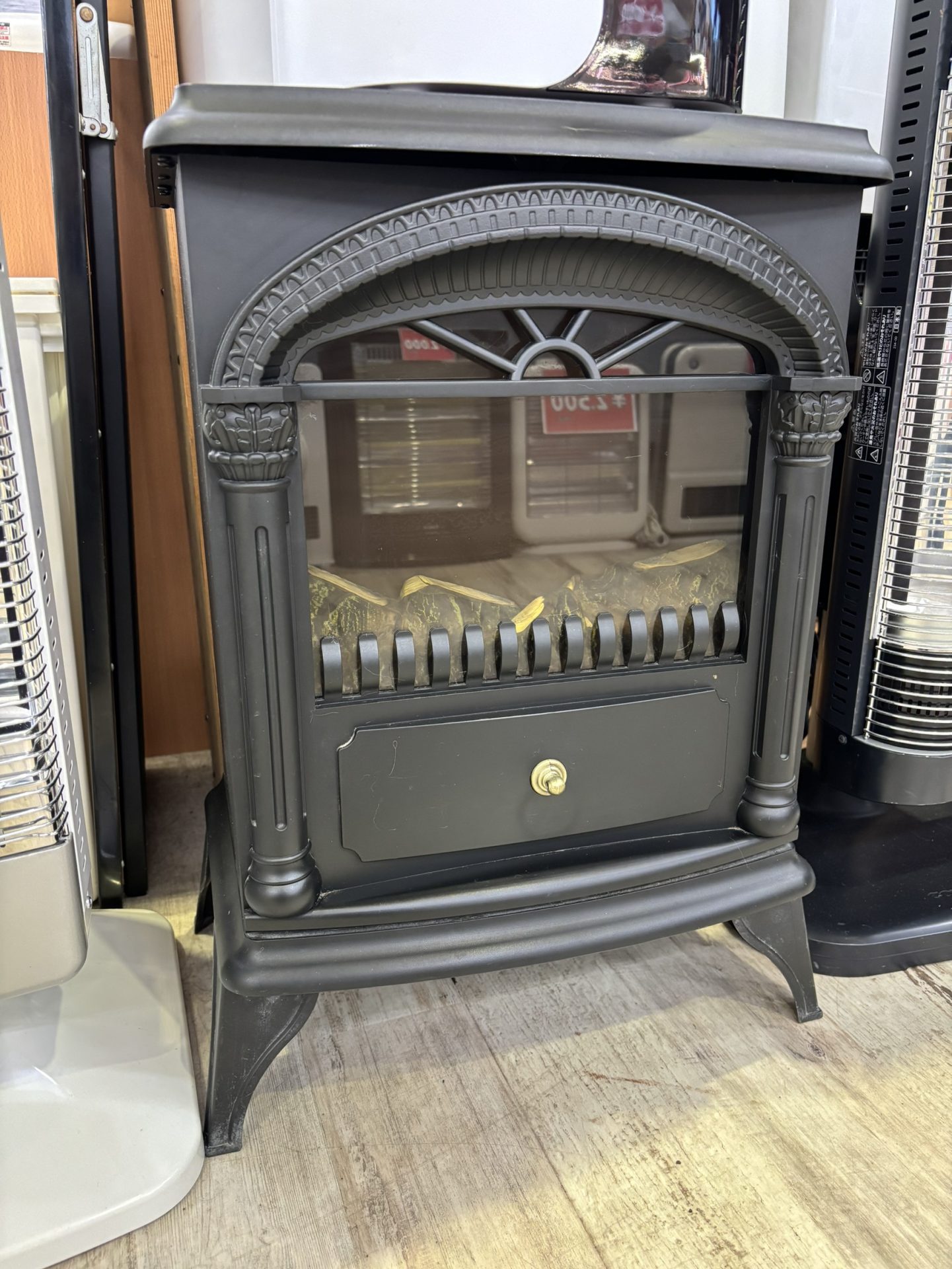 買取商品：暖炉型 ファンヒーター