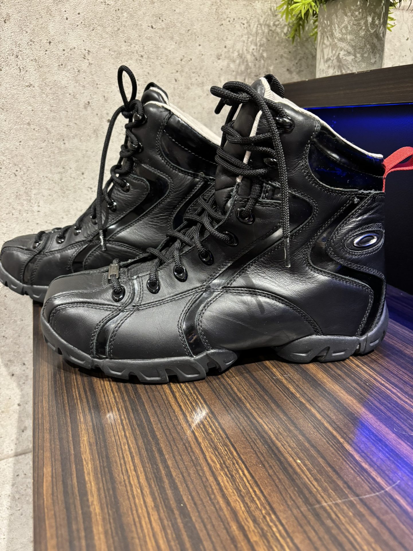 買取商品:オークリー FLAKSIX アルサトブーツ/ミズノ フリーウォーク