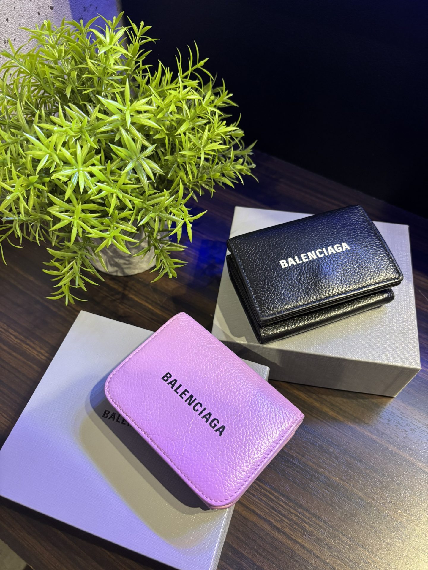 買取商品：バレンシアガ 三つ折りミニ財布 ブラック/ピンク