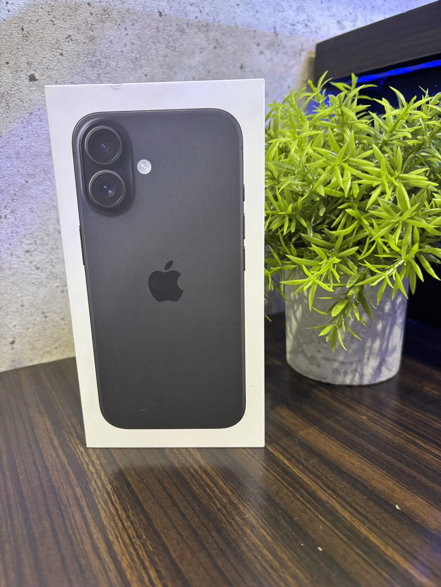 買取商品：iPhone16 128GB ブラック