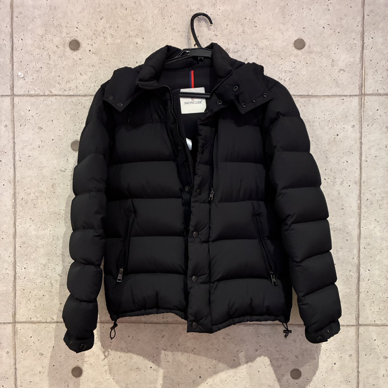 買取商品：モンクレール ダウン ジャケット