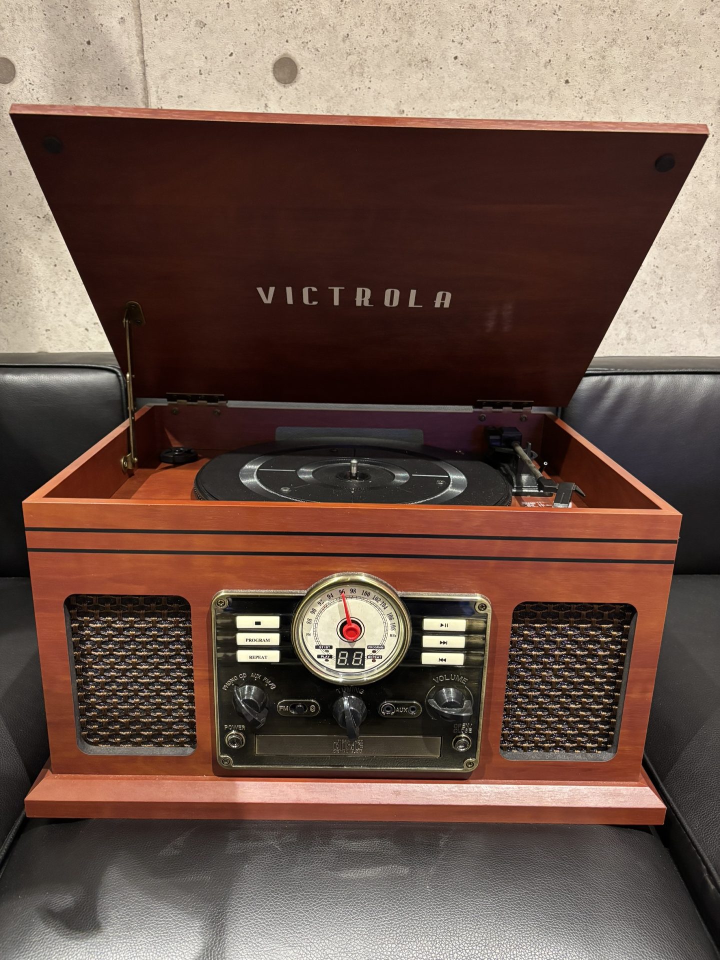 買取商品：VICTROLA 6-in-1 ミュージックセンター